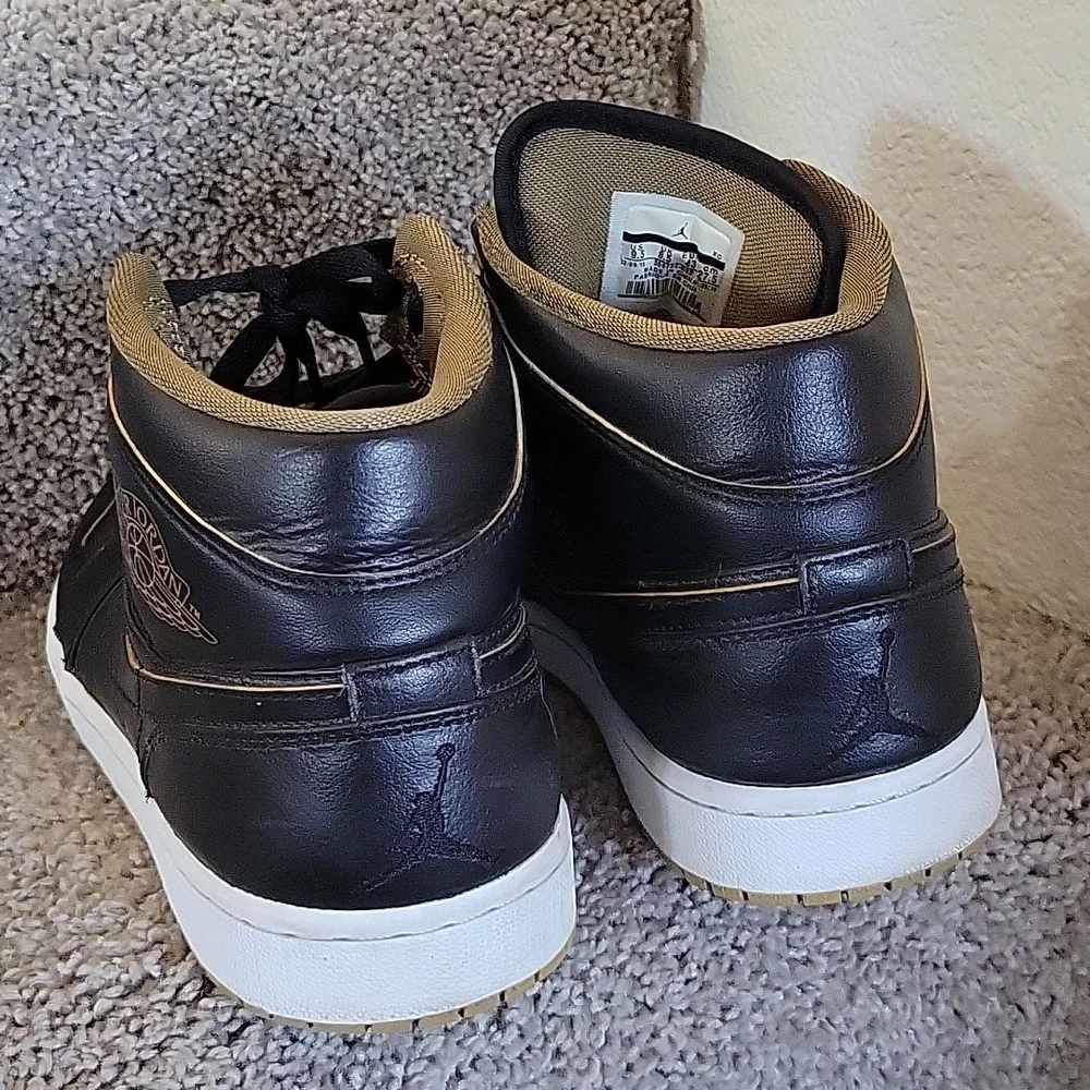 Nike Air Jordan 1 Mid Black Gold White Men Size 9.5